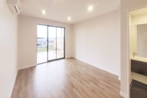 Photo of property in 10 Heketara Way, Massey, Auckland, 0614