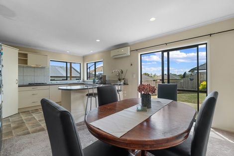 Photo of property in 32 Cranbrook Place, Rototuna North, Hamilton, 3210