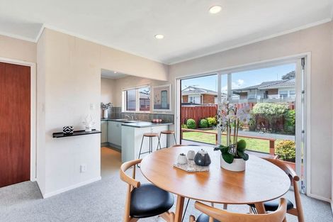 Photo of property in 2/6 Waterloo Road, Milford, Auckland, 0620