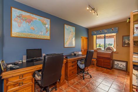 Photo of property in 100 Waihou Road, Levin, 5571