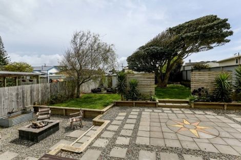 Photo of property in 27 Rospeath Crescent, Spotswood, New Plymouth, 4310