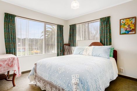 Photo of property in 8 Observatory Close, Whitby, Porirua, 5024