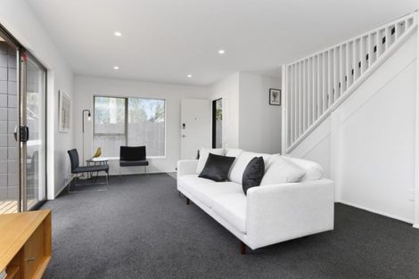 Photo of property in 2/93 Sunnybrae Road, Hillcrest, Auckland, 0627