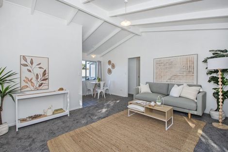 Photo of property in 2/35 Station Road, Te Kamo, Whangarei, 0112