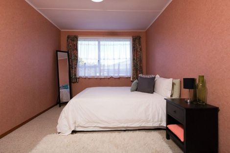 Photo of property in 65 Awanui Street, Merrilands, New Plymouth, 4312