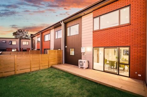 Photo of property in 48 Bordeaux Parade, Te Atatu South, Auckland, 0610