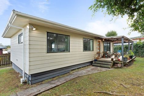 Photo of property in 21 Riserra Drive, Ranui, Auckland, 0612