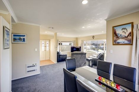 Photo of property in 12 Caulfield Place, Taradale, Napier, 4112