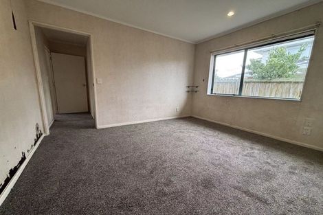 Photo of property in 2/15 Dunn Place, Farm Cove, Auckland, 2010
