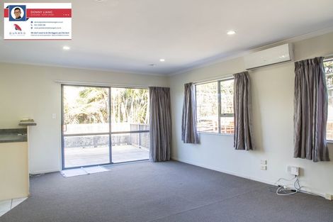 Photo of property in 2/682 East Coast Road, Pinehill, Auckland, 0630