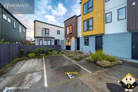 Photo of property in 5e Beach Road, Te Atatu Peninsula, Auckland, 0610