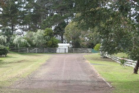 Photo of property in 156 Ocean Beach Road, Tairua, 3508