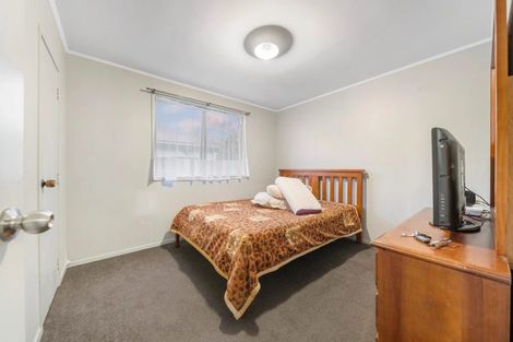 Photo of property in 2/8 Martha Lane, Weymouth, Auckland, 2103