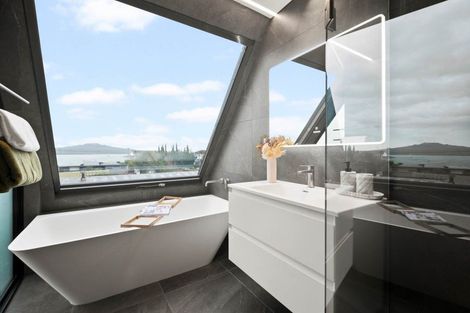 Photo of property in 48a Merani Street, Belmont, Auckland, 0622