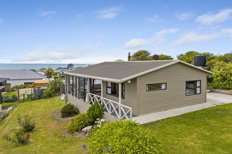 Photo of property in 13 Stirling Street, Kakanui, Oamaru, 9495