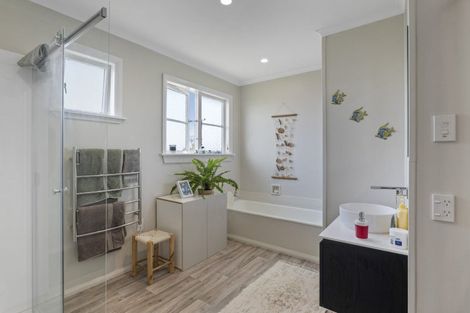 Photo of property in 140 Miranda Street, Stratford, 4332