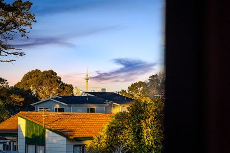 Photo of property in 24 Granville Drive, Massey, Auckland, 0614