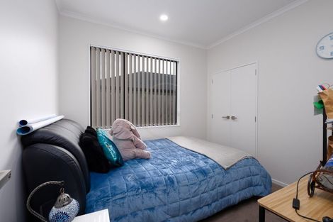 Photo of property in 15 Huahua Crescent, Papakura, 2110