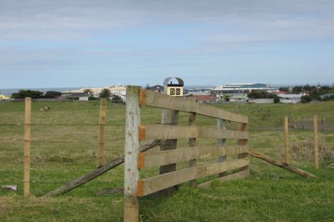 Photo of property in 58 Lee Street, Castlecliff, Whanganui, 4501