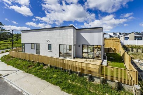 Photo of property in 1 Horokaka Street, Massey, Auckland, 0614