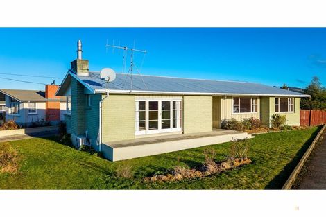Photo of property in 2 Kennedy Crescent, Waimate, 7924