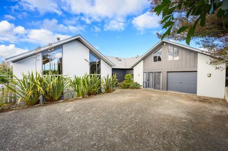 Photo of property in 151 Summerhill Drive, Fitzherbert, Palmerston North, 4410