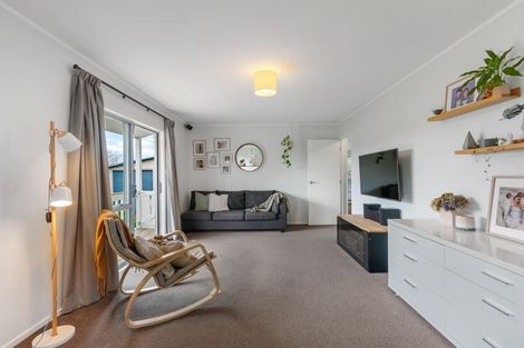 Photo of property in 12 Katrina Place, Massey, Auckland, 0614
