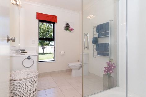 Photo of property in 177 Mazengarb Road, Paraparaumu, 5032