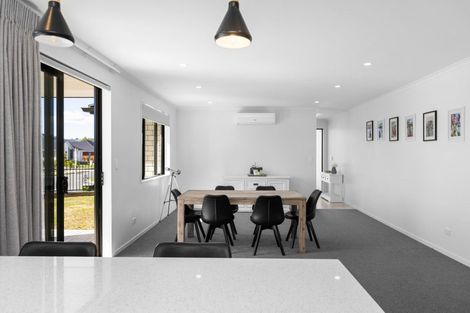 Photo of property in 5 Kaaka Street, Cambridge, 3434