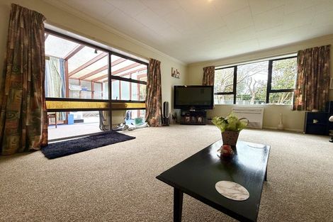 Photo of property in 122 California Drive, Totara Park, Upper Hutt, 5018