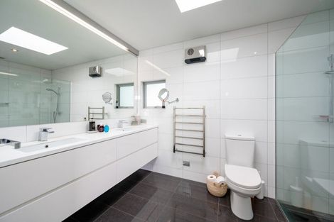 Photo of property in 15 Faulks Terrace, Wanaka, 9305