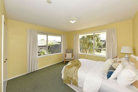 Photo of property in 11 Glen Place, Parklands, Christchurch, 8083