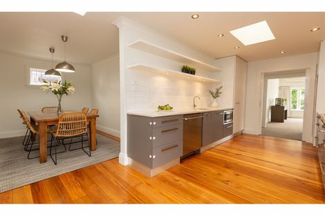 Photo of property in 52 Hawkesbury Avenue, St Albans, Christchurch, 8014