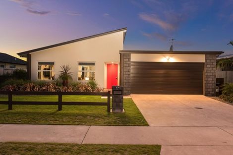 Photo of property in 51 Kohekohe Road, Papamoa Beach, Papamoa, 3118