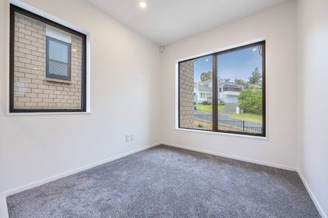 Photo of property in 13a Tenbless Court, Unsworth Heights, Auckland, 0632