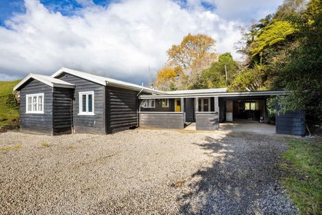 Photo of property in 822 Motukawa Road, Tarata, Inglewood, 4387