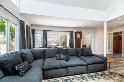 Photo of property in 210 Oriental Parade, Oriental Bay, Wellington, 6011