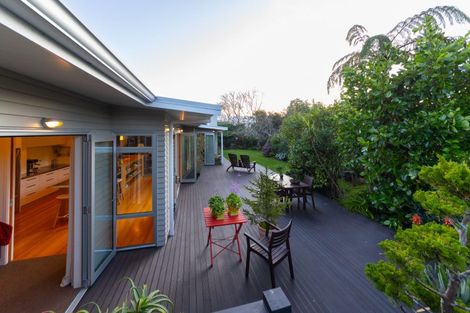 Photo of property in 72 Pahiatua Street, Hokowhitu, Palmerston North, 4410