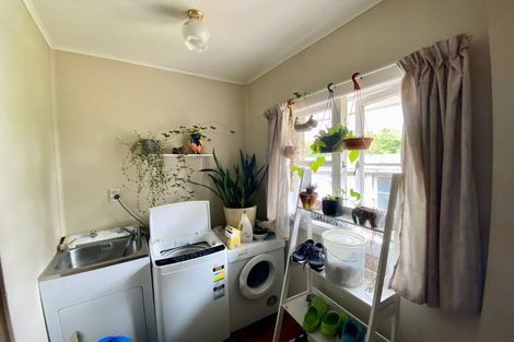 Photo of property in 260 Henderson Valley Road, Henderson, Auckland, 0612
