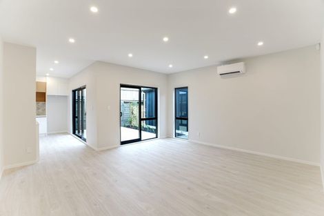 Photo of property in 15 Horokaka Street, Massey, Auckland, 0614
