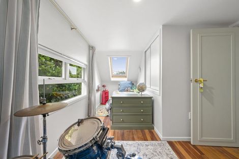 Photo of property in 5 Manuka Terrace, Eastbourne, Lower Hutt, 5013