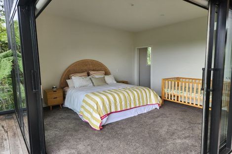 Photo of property in 2 Wairau Road, Oakura, 4374