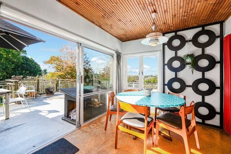 Photo of property in 195 Golf Road, Titirangi, Auckland, 0604