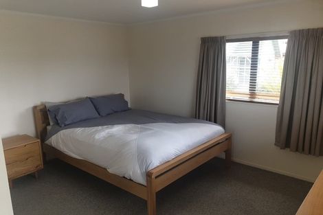 Photo of property in 136 Queens Drive, Lyall Bay, Wellington, 6022