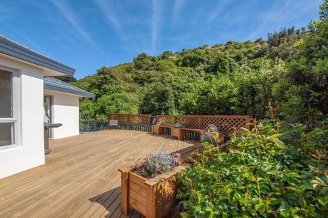 Photo of property in 212 Westchester Drive, Churton Park, Wellington, 6037