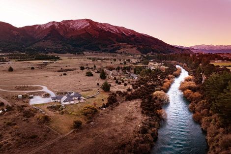 Photo of property in 136 Te Awa Road, Albert Town, Wanaka, 9382