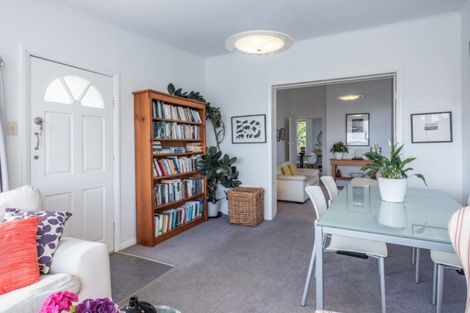 Photo of property in 190 The Esplanade, Island Bay, Wellington, 6023