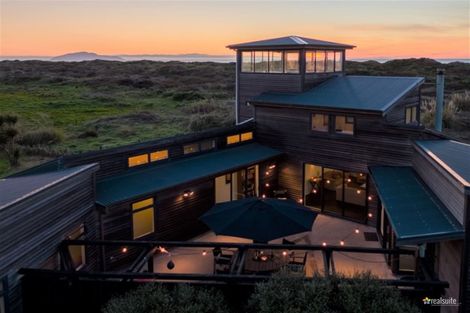 Photo of property in 80 Reay Mackay Grove, Waikawa Beach, Manakau, 5573