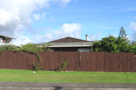 Photo of property in 1/744 Te Atatu Road, Te Atatu Peninsula, Auckland, 0610