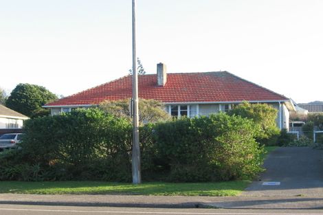 Photo of property in 104 Main Road, Titahi Bay, Porirua, 5022